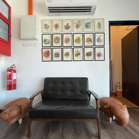 Benutten 99 Hotel Kampong Parit Tengah エクステリア 写真