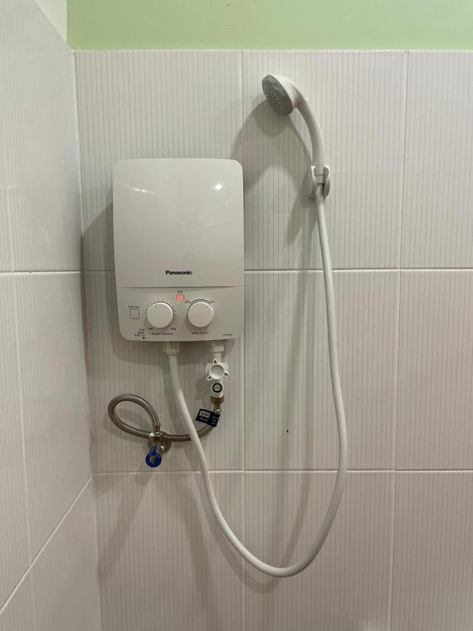 Benutten 99 Hotel Kampong Parit Tengah エクステリア 写真